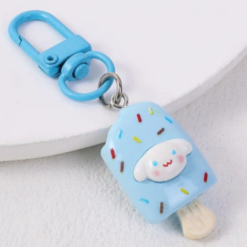Cinnamon Roll - Hello Kitty Keychain